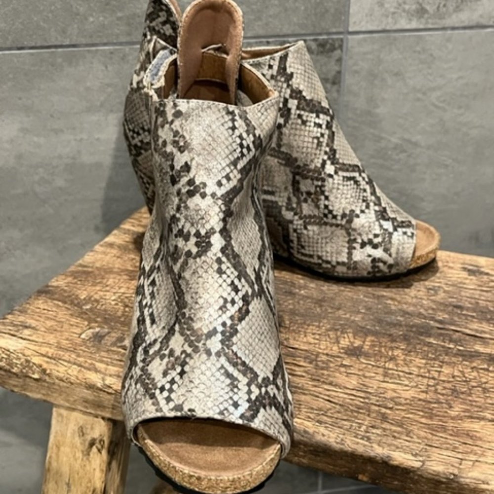 snakeskin wedges